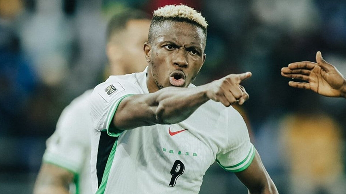 Bu pozisyon sonrası karşılaşma sona erdi. Osimhen'in kaçırdığı bu pozisyon sosyal medyada gündem oldu. 