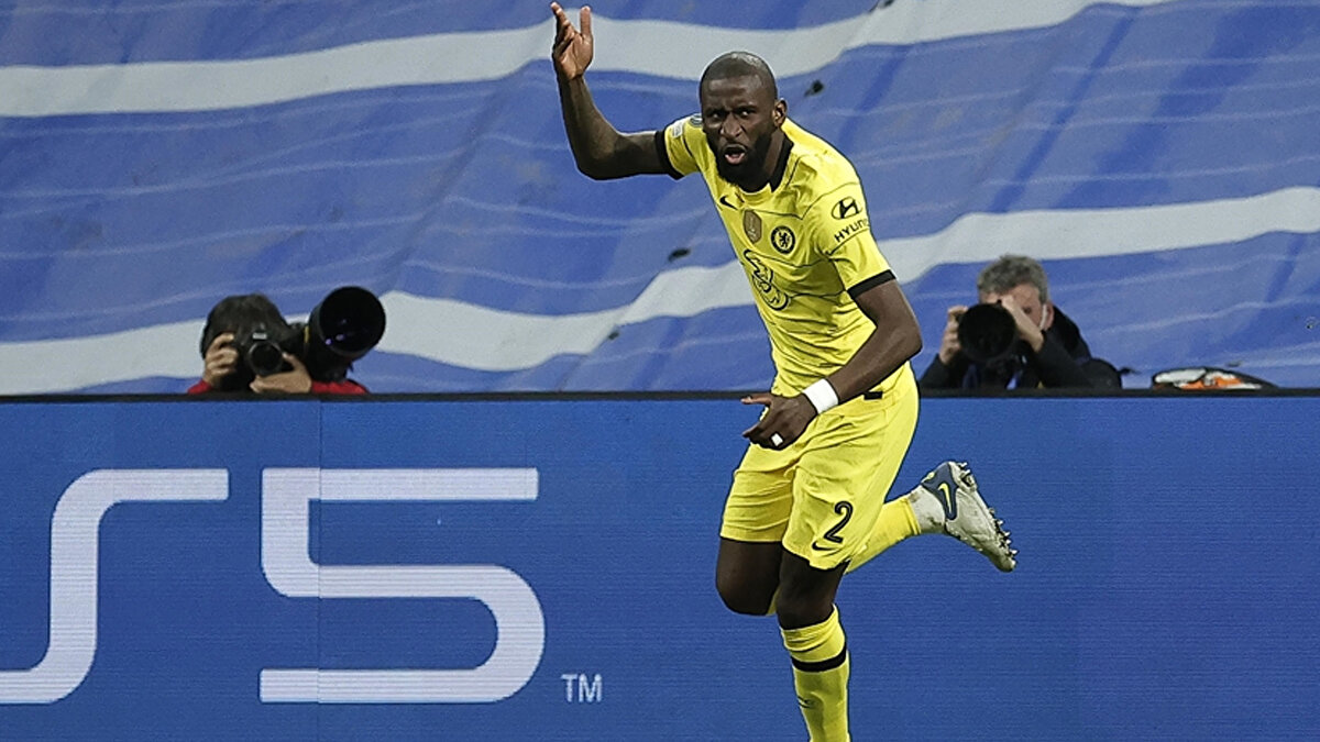 Tedesco’nun raporunda en kritik ihtiyacın stoper bölgesi olduğu aktarılırken, gündeme gelen son isim Real Madrid forması giyen Antonio Rüdiger oldu.