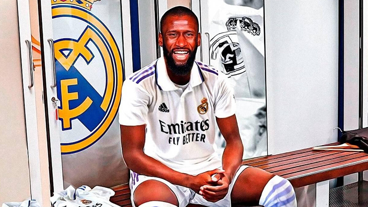 Bu ayrılığın gerçekleşmesi hâlinde sarı-lacivertlilerin, Rüdiger için Real Madrid cephesiyle temasları resmiyete dökebileceği ifade ediliyor.