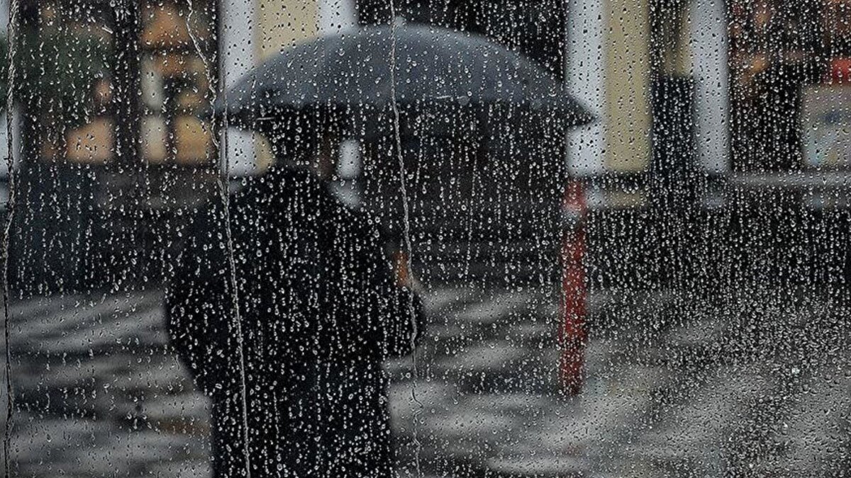 İç Anadolu'da havanın parçalı ve az bulutlu olacağı tahmin ediliyor. Ankara'da termometreler 20 dereceyi gösterirken, havanın yine bölgede olduğu gibi parçalı ve az bulutlu olacağı öngörülüyor.