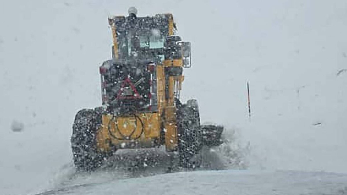 Yapılan çalışmalar sonucunda Durankaya yolu ve kayak merkezi bağlantısı tekrar ulaşıma açıldı.