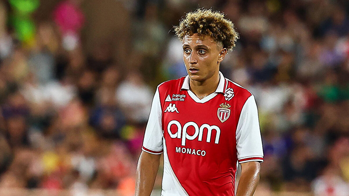 Eliesse Ben Seghir (Leverkusen)<br>Piyasa değeri: 28 m euro 