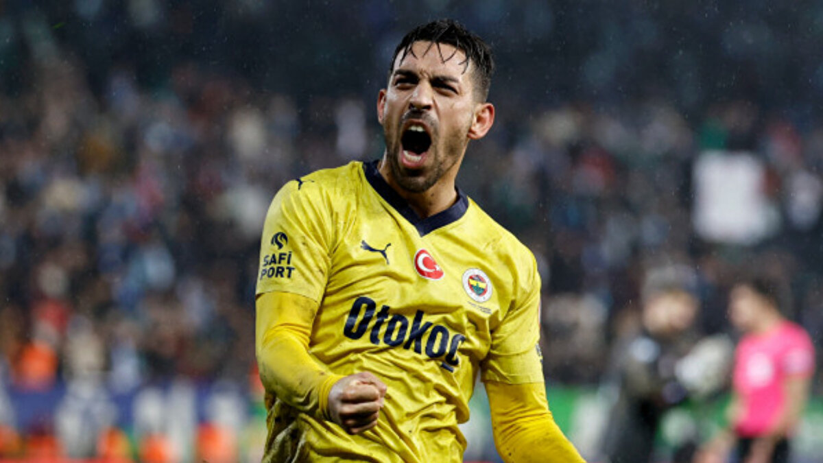 Fenerbahçe'deki geleceği belirsizliğini koruyan ve U19 Takımı ile antrenmanlara çıkan Kahveci'nin Torreira ile takipleşmesinin ardından sosyal medyada, olası bir transfer ihtimalini konuşulmaya başlandı