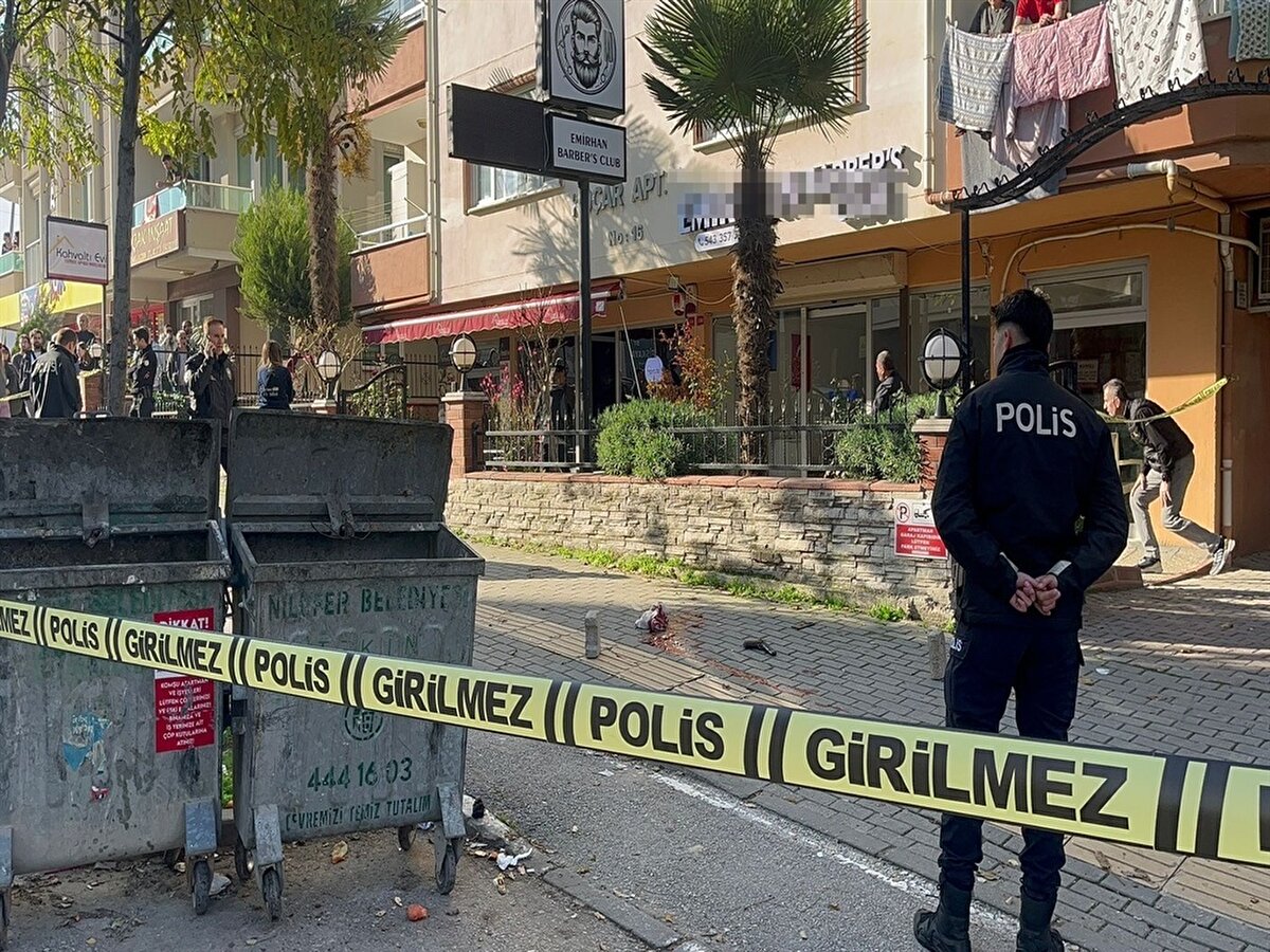 Köksal’ın Bursa’ya Gelişi ve Takip İddiası: Evli Çıktı<br><br>Nakliyecilik yaptığı öğrenilen Köksal’ın evli olduğu ve olaydan önce Bursa’da kısa süreli bir hazırlık yaptığı ortaya çıktı. Köksal’ın, eski kız arkadaşı Bulut’u takip ettiği, Bulut’un çalıştığı kuaför dükkânının bulunduğu caddeyi gözetlediği ve kadının işletmeye girmesi üzerine tekrar içeri döndüğü ifade edildi. Kısa süreli tartışmanın ardından saldırıyı gerçekleştirdiği bildirildi.