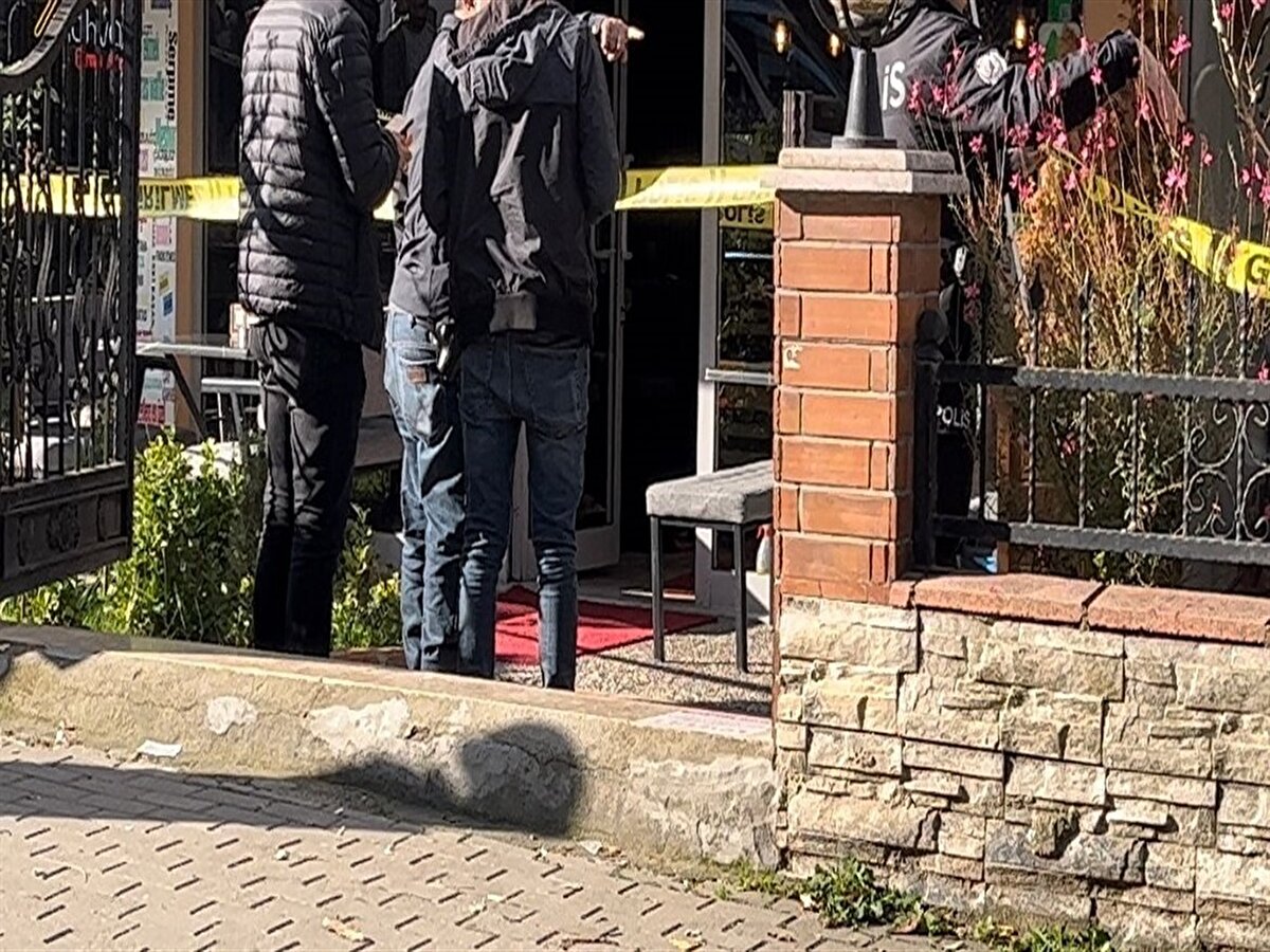 Vahşet anı<br><br>İşletmeye börek almak için gelen Yasemin Bulut, Köksal tarafından kapı girişinde tabancayla başından vuruldu. Silah sesleri üzerine dışarı çıkan Köksal, bu kez aynı silahı kendi başına doğrultarak tetiği çekti. Olay yerine çağrılan sağlık ekipleri, Bulut’un yaşamını yitirdiğini belirledi. Ağır yaralanan Köksal ise Uludağ Üniversitesi Hastanesi’ne kaldırıldı ancak yapılan müdahalelere rağmen kurtarılamadı.