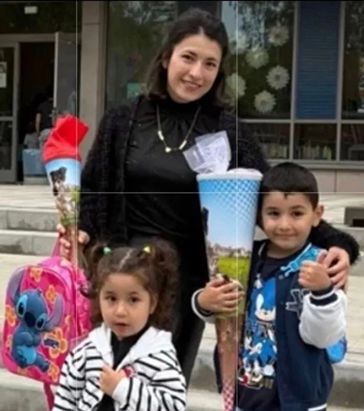 Aile, 12 Kasım gece 01.00’de toplu şekilde mide bulantısı ile uyandı. Hastanede serum tedavisi aldıktan sonra tekrar otele döndüler. 13 Kasım gecesi yeniden fenalaşan aile için ambulans çağrıldı. Anne ve iki çocuğu tüm müdahalelere rağmen kurtarılamadı.