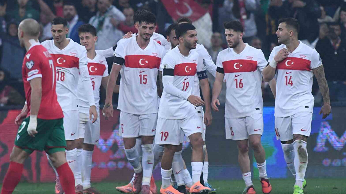 Karşılaşma sonrası SABAH'ın yazarları Levent Tüzemen, Ali Gültiken ve Mustafa Çulcu Montella ve Türkiye’nin oyun performansıyla alakalı çarpıcı analizler ve yorumlar yaptı. 