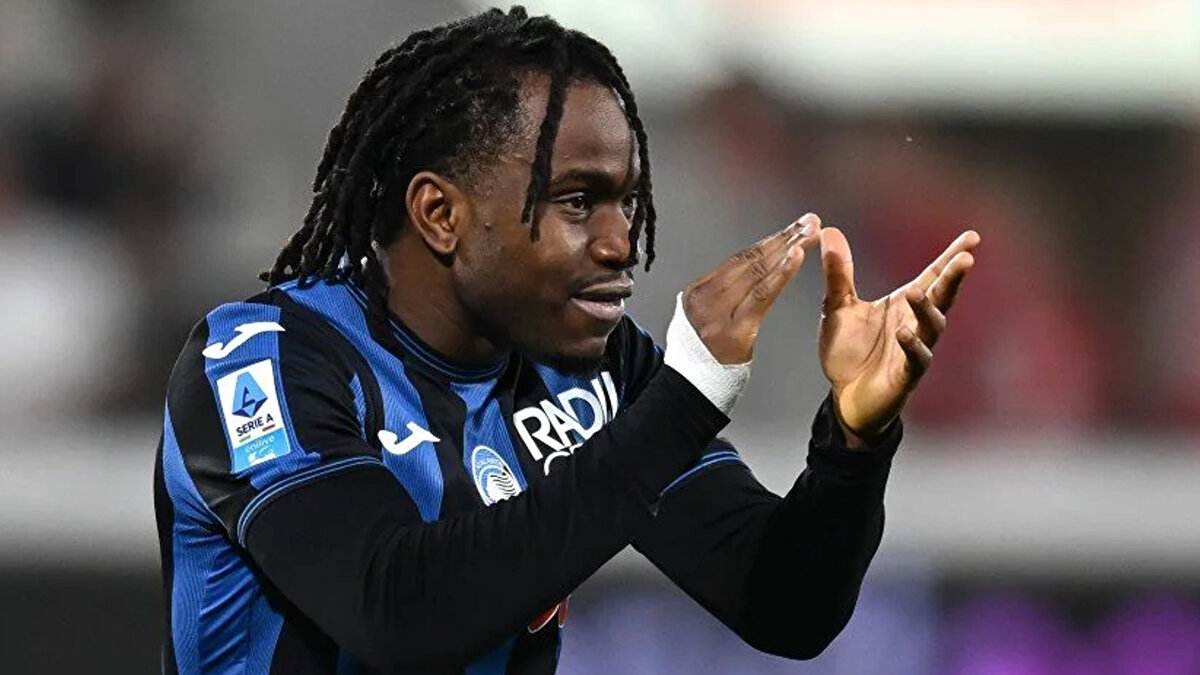 İtalyan gazeteci Fabrizio Romano’nun açıklamasına göre, sarı-kırmızılı kulüp Ademola Lookman’ı listesinde bulunduruyor, ancak Atalanta ile resmi bir anlaşma ya da görüşme henüz başlamadı.