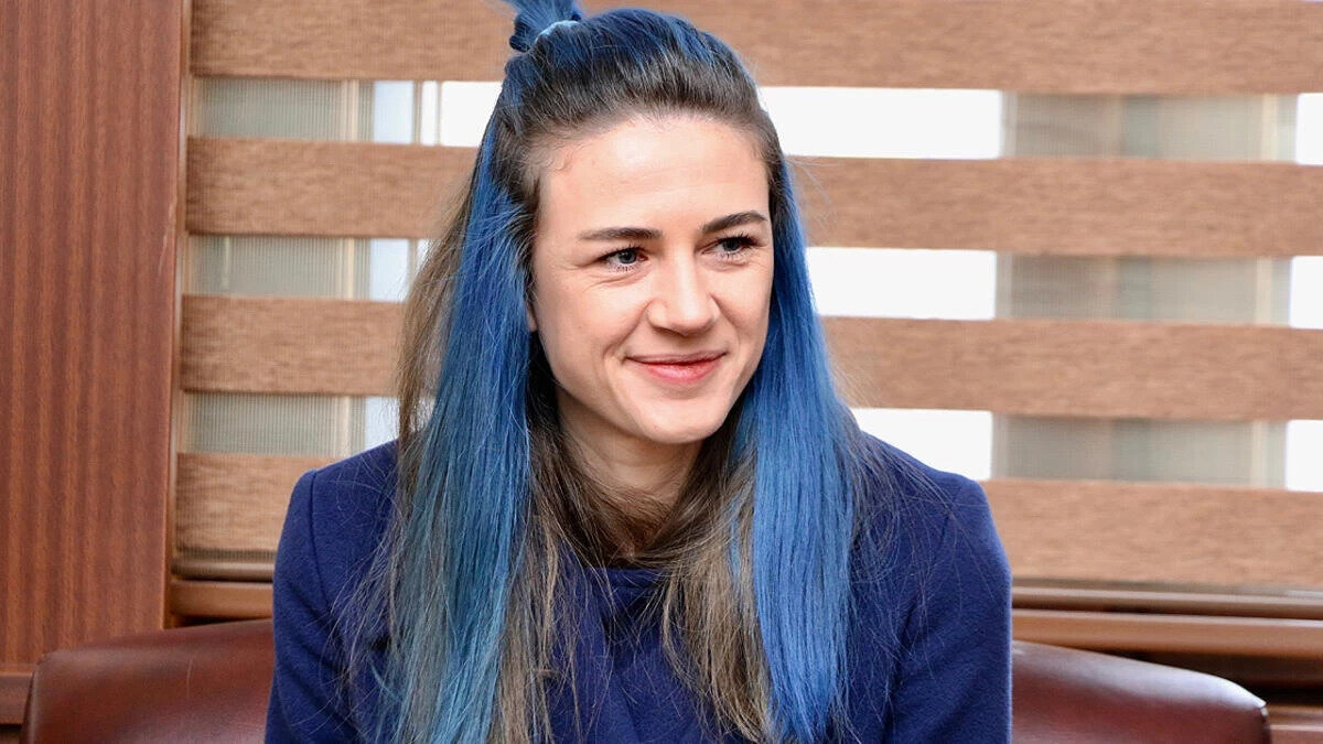 Milli takım kariyeri ve başarıları<br><br>Türkiye A Milli Kadın Voleybol Takımı’nda uzun yıllar forma giyen Meryem Boz, ay-yıldızlı formayla birçok başarıya imza attı. Kariyerinde öne çıkan milli takım derecelerinden bazıları şöyle:<br><br>2009 Avrupa Kadınlar Voleybol Ligi – İkincilik<br><br>2010 Avrupa Kadınlar Voleybol Ligi – Üçüncülük<br><br>2015 Avrupa Voleybol Ligi – İkincilik<br><br>2017 Avrupa Kadınlar Voleybol Şampiyonası – Üçüncülük<br><br>2018 Milletler Ligi – İkincilik<br><br>2018 Montreux Volley Masters – Üçüncülük<br><br>2019 Avrupa Kadınlar Voleybol Şampiyonası – İkincilik<br><br>2021 Milletler Ligi – Üçüncülük<br><br>2021 Avrupa Kadınlar Voleybol Şampiyonası – Üçüncülük<br><br>Bu başarılarla “Mavi Şimşek” lakabını alan Boz, Türk voleybolunun dünya çapında tanınan isimlerinden biri olmayı başardı.