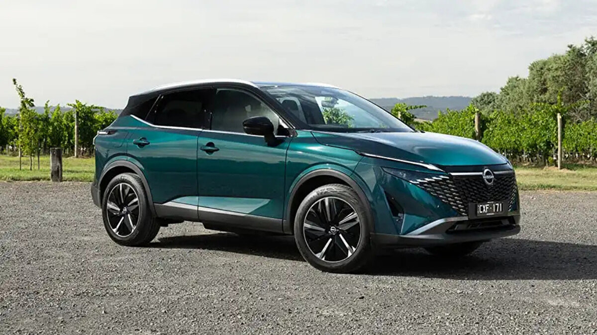 Nissan Kasım Ayı Kampanyaları 2025<br><br>Yeni Nissan Qashqai modellerinde nakit alımlarda 400.000 TL destek sunuluyor.<br>Skypack 4WD, N-Design, Platinum ve Premium paketlerde ticari müşterilere 600.000 TL – 12 ay – %0 faiz imkânı var.<br>Qashqai Mild Hybrid Designpack 1.999.000 TL kampanyalı fiyatla satışta.