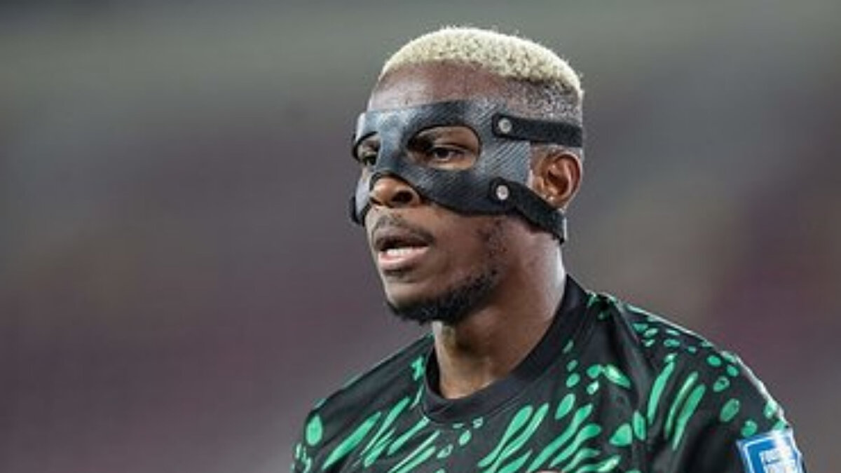 "Osimhen devre arasında bacağının arkasında hissettiği rahatsızlık nedeniyle oyundan alındı"