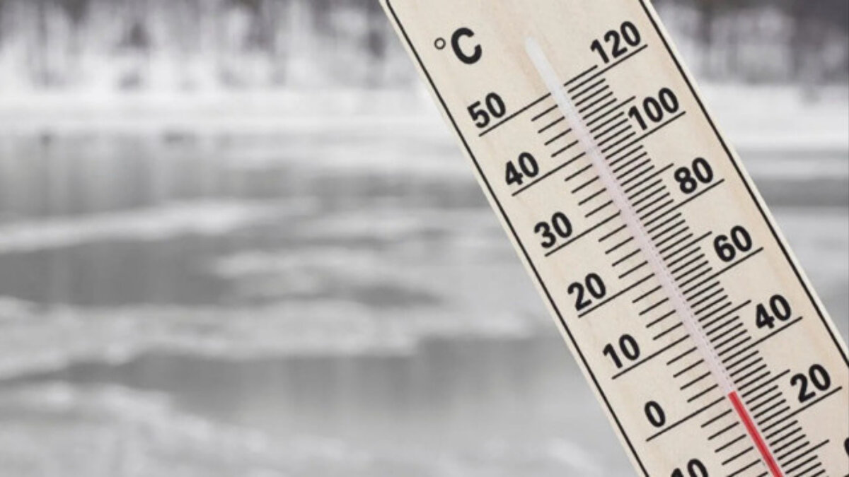 Orta ve Doğu Karadeniz<br><br>Doğu Karadeniz’de yağmur ve sağanak etkisini gösterecek. İç kesimlerin yükseklerinde karla karışık yağmur ve yer yer kar ihtimali bulunuyor. Rize ve Trabzon’da sabah saatlerinde yağış beklenirken sıcaklıklar 16–17°C arasında olacak.