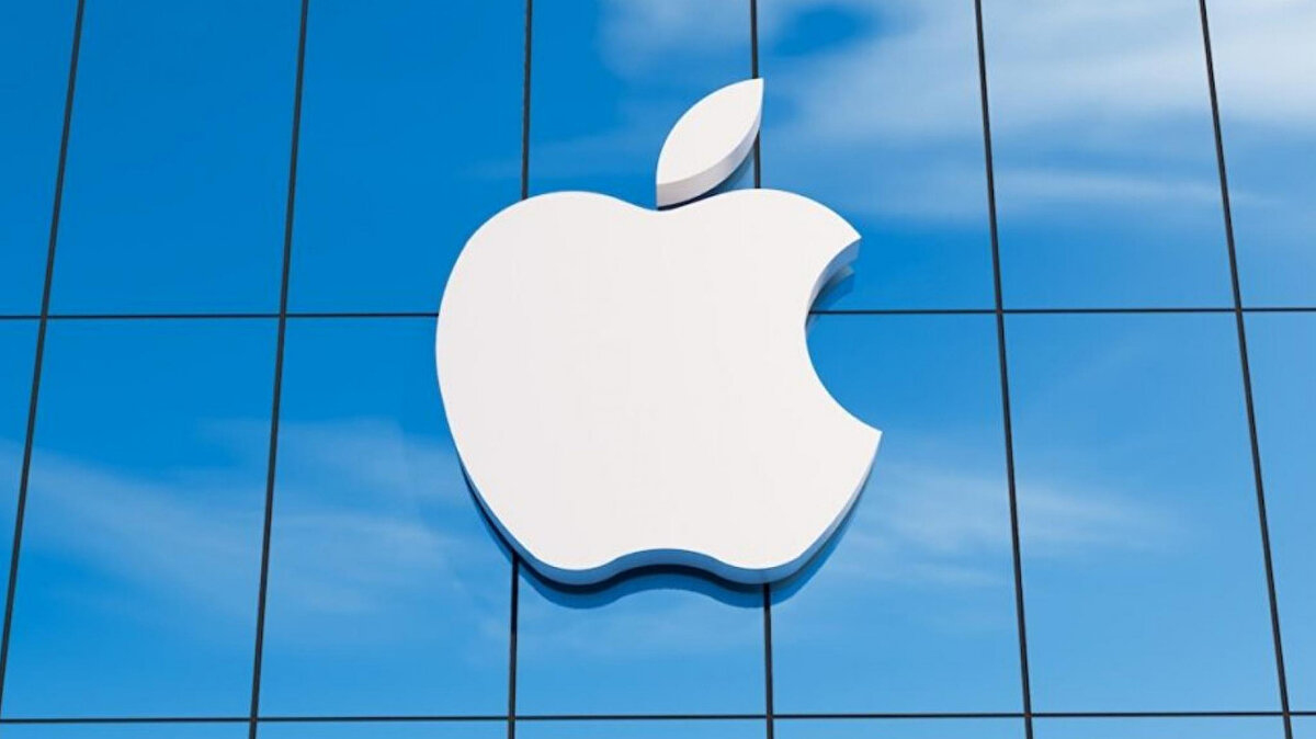 Dynamic Island ve yeni ekran yaklaşımı<br><br>Bir diğer dikkat çekici yenilik, şirketin “e” modellerinde ilk kez Dynamic Island kullanımına geçmesi olacak. 6.1 inç OLED ekranda 60 Hz tazeleme hızının korunacağı, ancak eski çentik tasarımının tamamen kaldırılacağı aktarılıyor. Bu değişim, giriş seviyesi iPhone kullanıcıları için önemli bir modernleşme adımı olarak yorumlanıyor.