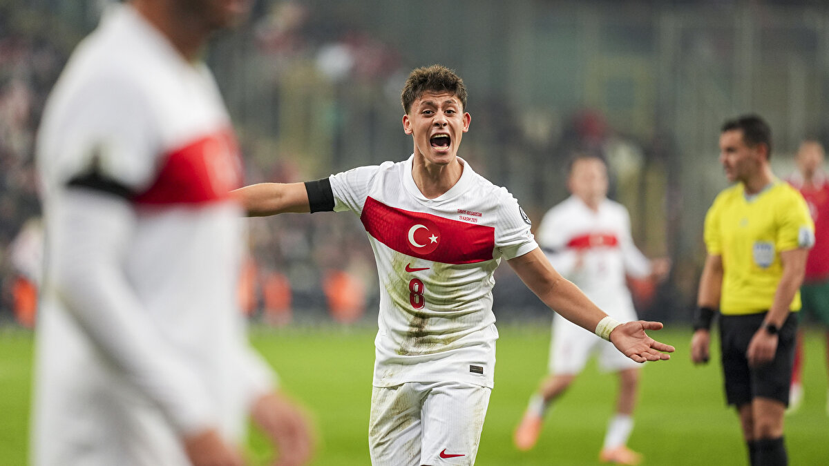 7-0'LIK GALİBİYET BİZİ LİDER YAPAR <br><br>Bu tabloda Türkiye’nin grubu lider tamamlaması için İspanya'yı en az 7-0'lık skorla mağlup etmesi gerekiyor. Matematiksel olarak şans olsa da, güncel forma ve kadrodaki eksiklerin faktörüyle grup liderliği mucize gibi bir şey...