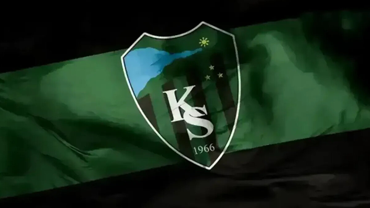 Vukovic’in beklemek istememesi üzerine FIFA Futbol Mahkemesi nezdinde basit alacak davası açtığı aktarıldı.