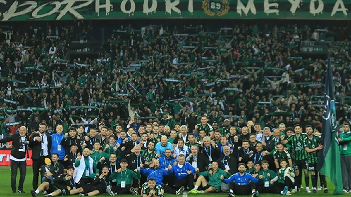 Sezon sonunda tazminat riski oluşmaması amacıyla sözleşmesi devam eden oyuncuların alacaklarının ödendiği, sözleşmesi sona eren futbolcuların ödemelerinin ise nakit akışına göre planlandığı ifade edildi.