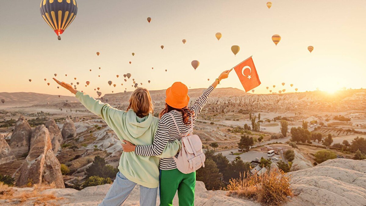 Küresel turizm haritasında Türkiye'nin yükselişi göz kamaştırıyor. Dünya Turizm Örgütü verilerine göre, ülkemiz dünyanın en çok ziyaret edilen 10 ülkesi arasında zirveye oynuyor.