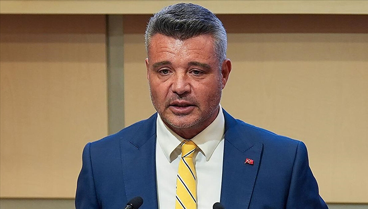 Süper Lig'de Kayserispor, Çaykur Rizespor ve UEFA Avrupa Ligi'nde Ferencvaros maçları için paket prim açıklayan sarı-lacivertlilerde Sadettin Saran, Galatasaray derbisi için de özel bir prim belirledi.<br><br>Çıkan haberlere göre, Sadettin Saran, derbi öncesi primi kendisi açıklayarak takıma moral vermek istiyor.