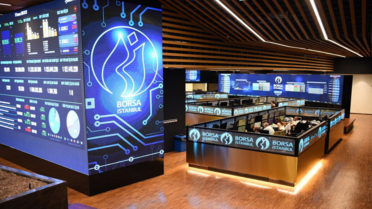 Küresel piyasalarda, teknoloji şirketlerine ilişkin devam eden yüksek değerleme endişeleri ve ABD Merkez Bankası'nın (Fed) faiz indirimlerine dair beklentilerin azalmasıyla negatif bir seyir izlenirken, BIST 100 endeksi, günü pozitif bir seyirle tamamladı.