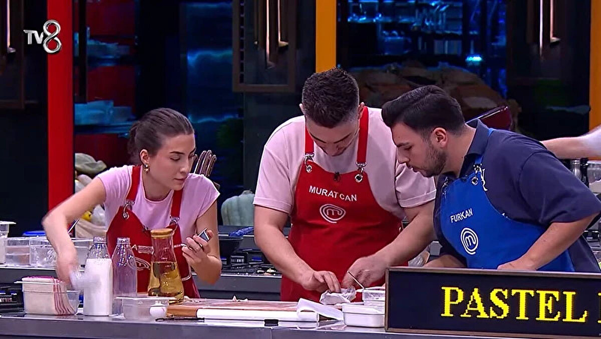 Gecenin ikinci eleme adayını belirlemek için Kırmızı Takım yarışmacıları arasında oylama yapıldı. Yapılan oylama sonucunda en çok oyu alan isim Özkan oldu.