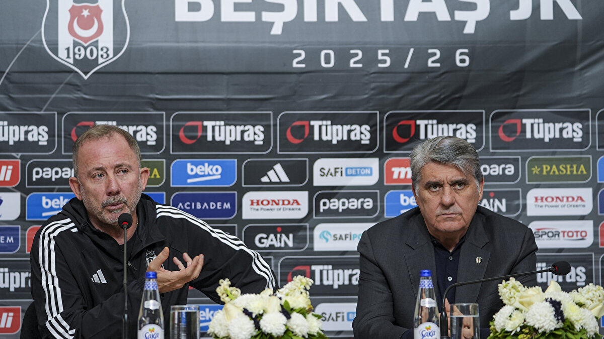 KRİZİN BAŞLANGICI VE KARŞILIKLI AÇIKLAMALAR<br><br>Kriz, Rafa Silva'nın Sergen Yalçın'ın gelişi sonrası takımdan ayrılma isteğini yönetime iletmesiyle başladı.<br>