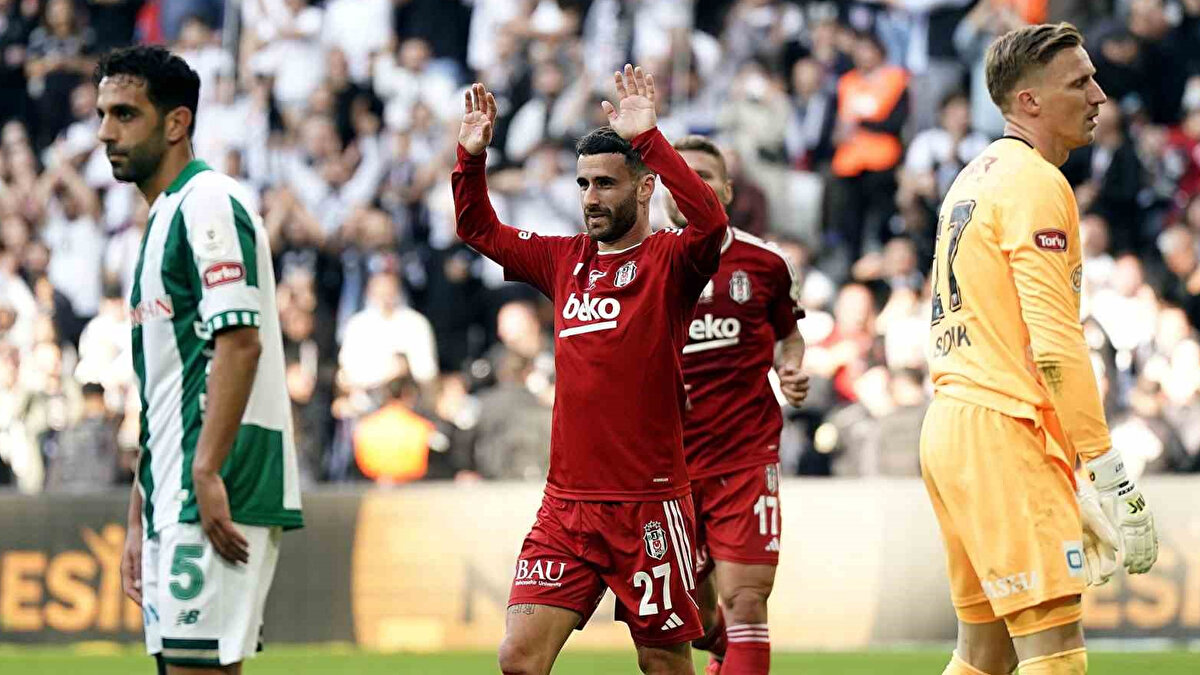 Sergen Yalçın ise oyuncunun mutsuz olduğunu ve ayrılmak istediğini dile getirdiğini, kimseye tanımadığı toleransı Rafa Silva'ya gösterdiğini ancak gelinen noktada bu durumun sürdürülemeyeceğini belirtti.