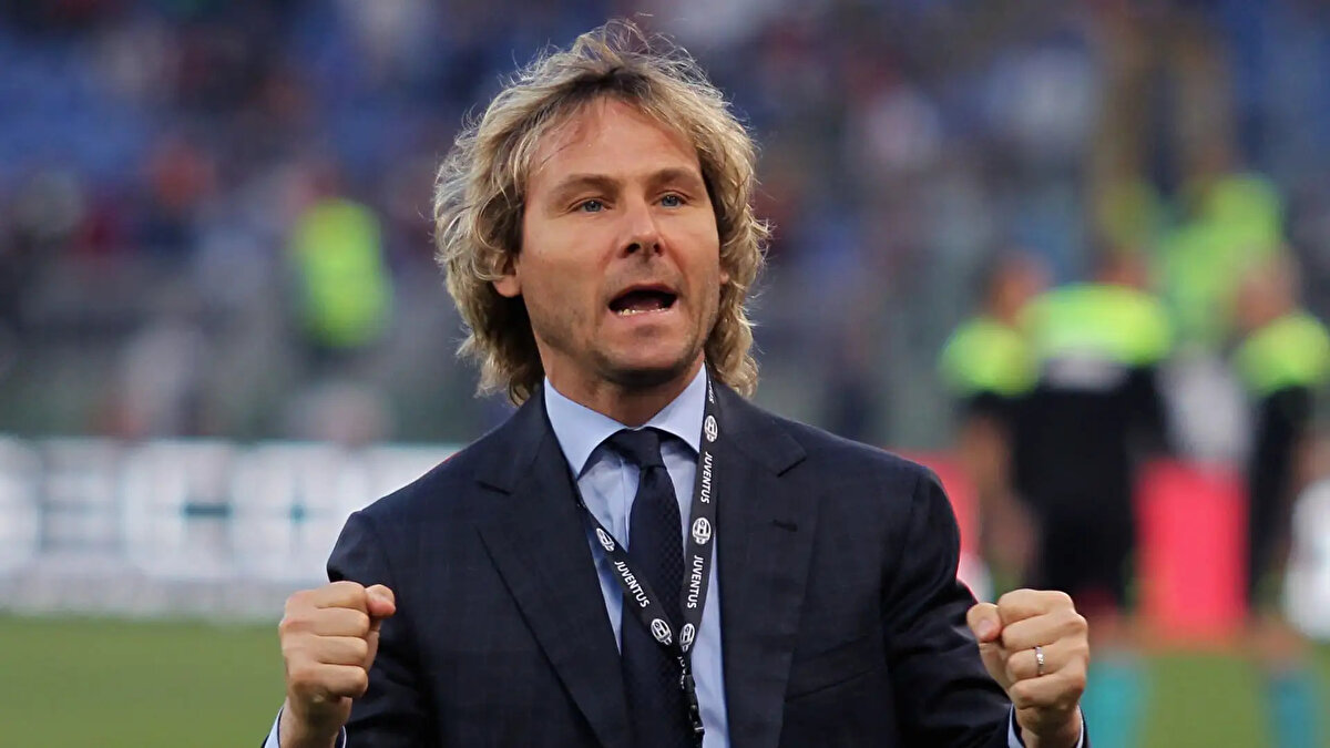 NEDVED'DEN İLK AÇIKLAMA<br><br>Cebelitarık’ı 6-0 mağlup eden Çekya’nın Sportif Direktörü Pavel Nedved, CT Sport’a konuştu:<br>"Teknik direktörlük konusunda süreç biraz daha karmaşık. Çünkü hem ekonomik hem de sportif yönleri hesaba katmamız gerekiyor. Ve bu o kadar da basit değil."