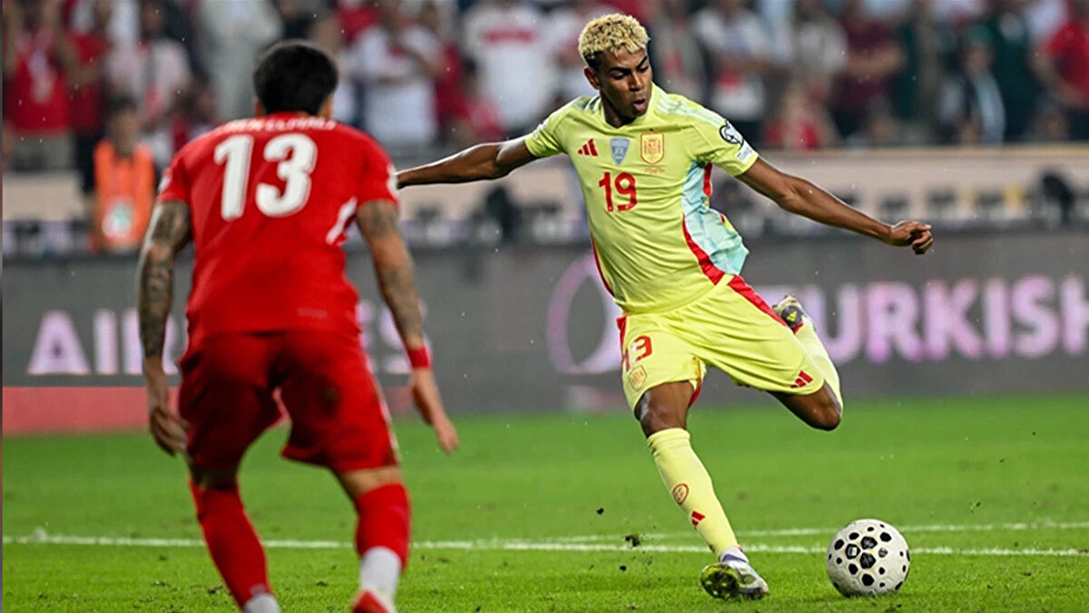 Üst Üste 13. Dünya Kupası Katılımı: Galibiyet, İspanya'nın arka arkaya 13. kez Dünya Kupası'na katılma hakkını resmileştirmesi anlamına gelecek.