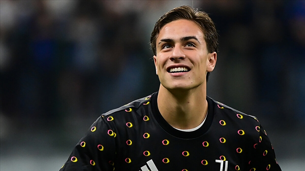 İlk teklifte Kenan'a 5 milyon euro maaş teklif edildiği lakin milli futbolcunun Jonathan David'in kazandığı 6 milyon euro'yu istediği söylenenler arasındaydı.