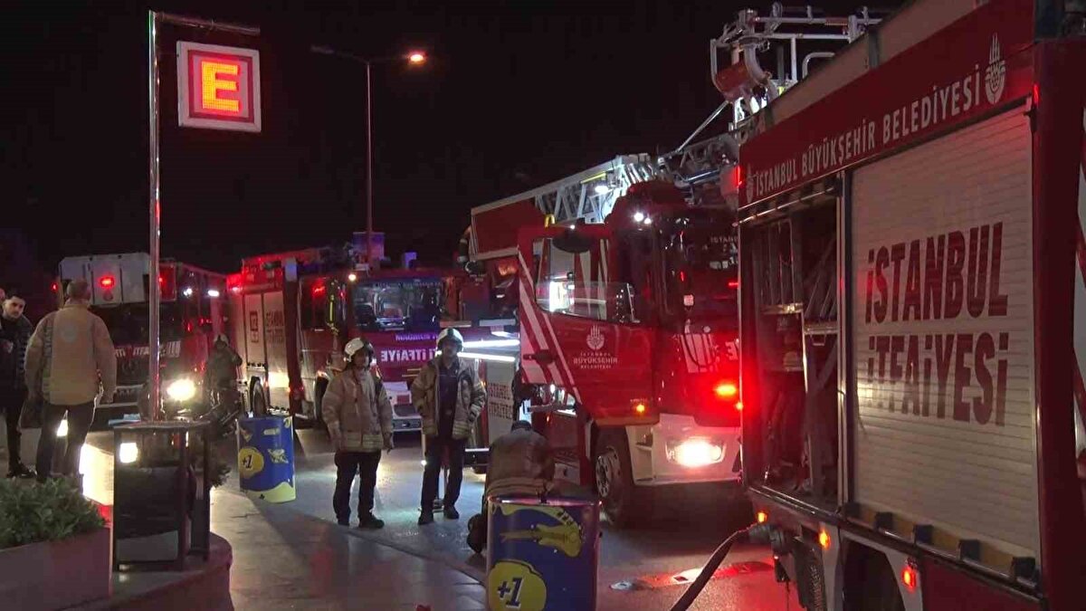  Yetkililer yangınla ilgili inceleme başlattı.