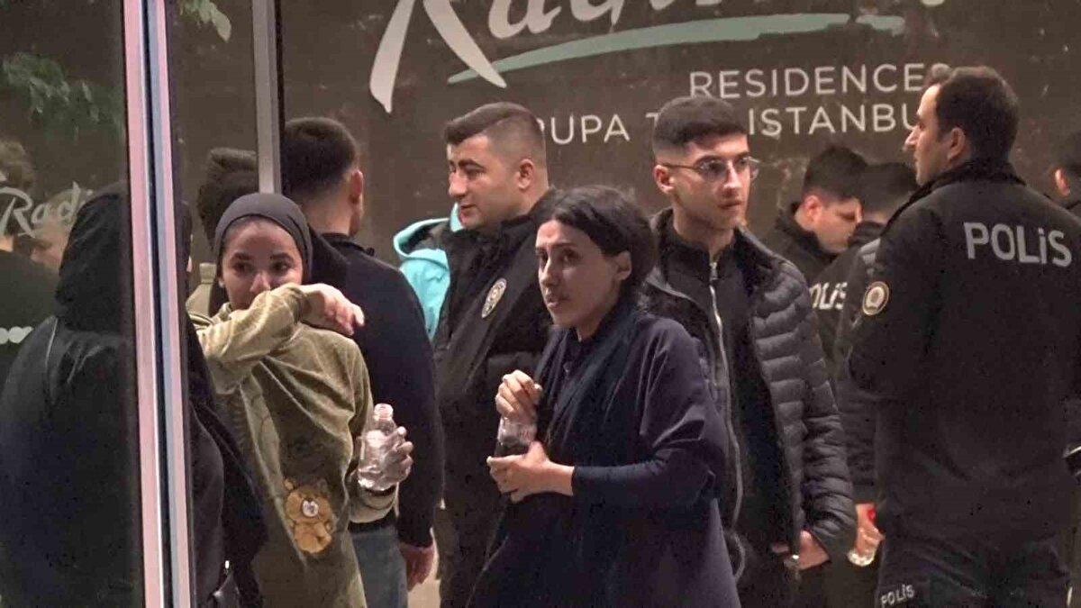 Yangının tamamen söndürülmesi ve duman tahliyesinin ardından otelde kalanlar odalarına geri döndü. 