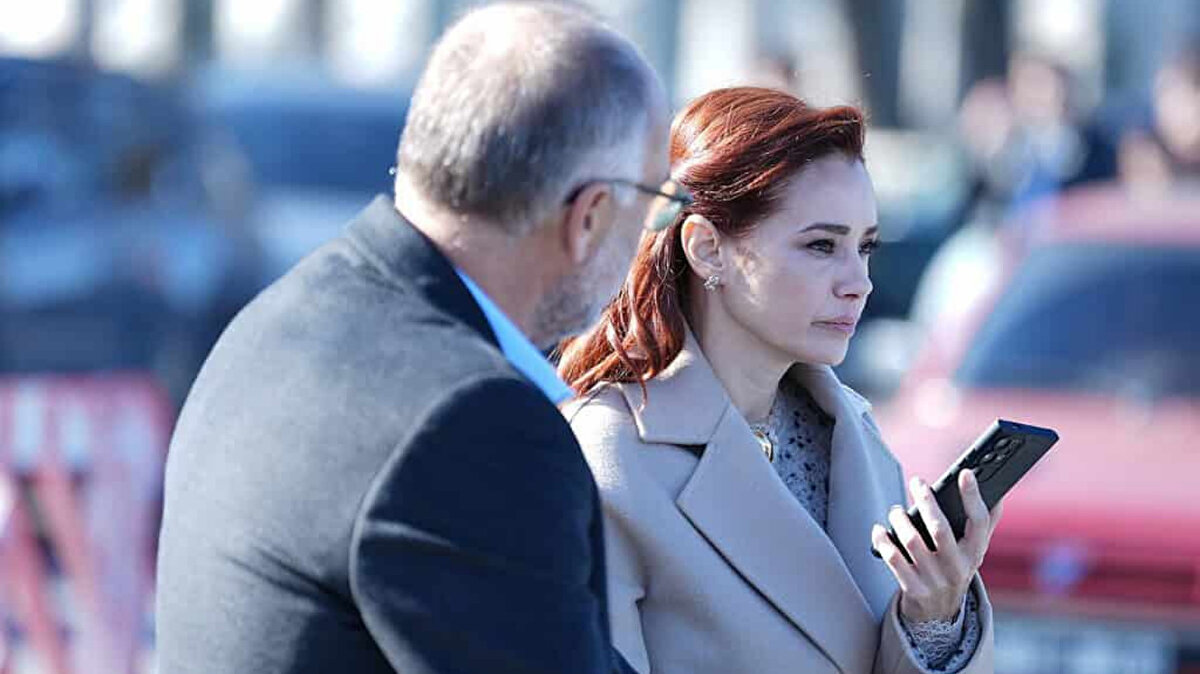 Sakıncalı dizisinin oyuncu kadrosu<br><br>Dizinin kadrosunda şu isimler yer alıyor:<br>Cem Bender (Nazım Gökmen), Nihal Yalçın (Berfin Tangören), Olgun Toker (Faysal Tangören), Beyti Engin (İhsan Başelli), Zeynep Eronat (Elmas Eroğlu), Berk Bakioğlu (Ayaz Gökmen), Asiye Dinçsoy (Gonca Güleç), Lidya Atlik (Sude Başelli), Seray Özkan (Eliz Gökmen).