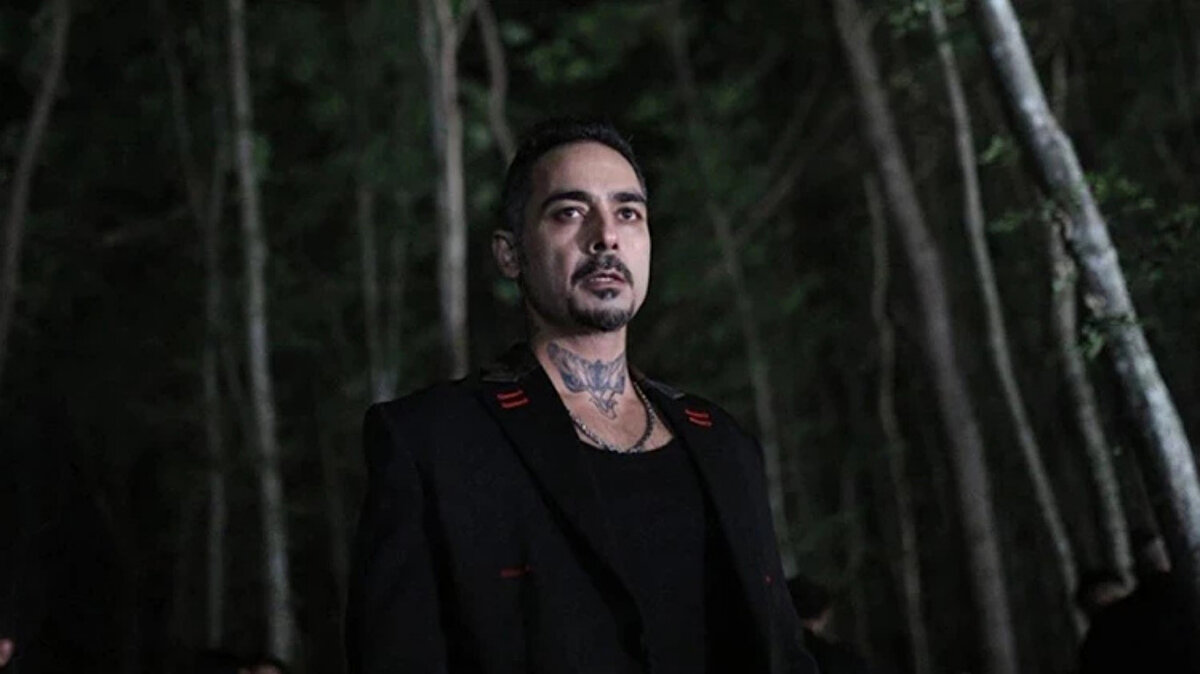 NOW TV’de ekrana gelecek Sakıncalı dizisi, yayınlanan fragmanlarıyla geniş bir izleyici kitlesinin ilgisini çekti. Başrollerde Özge Özpirinççi ve Salih Bademci bulunuyor.