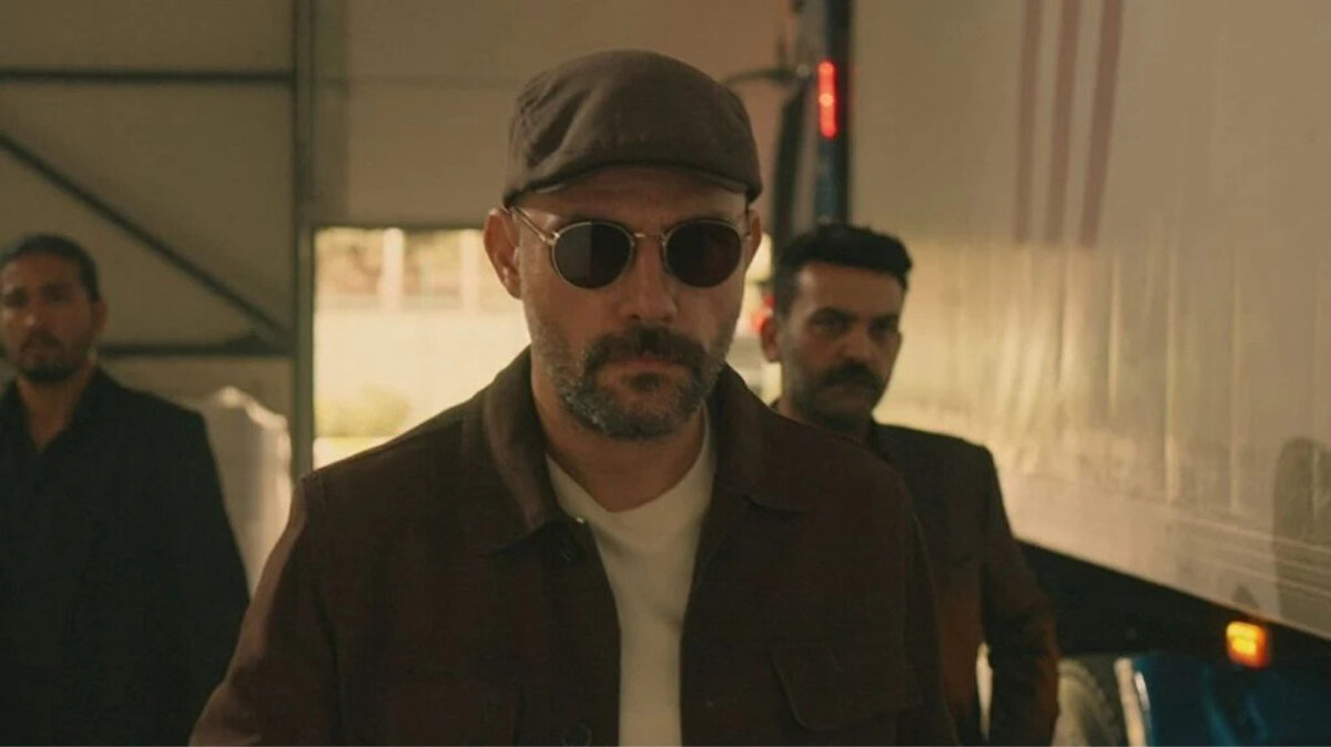 1. bölümde neler olacak?<br><br>Gökmen Ailesi’nin şirketlerinin 15. yıl kutlaması beklenmedik bir olayla altüst olur. Nazım’ın gizli ortaklıkları açığa çıkar ve aile büyük bir skandalın içine çekilir. Süreyya’nın vereceği tepkiler dizinin yönünü belirleyecek.