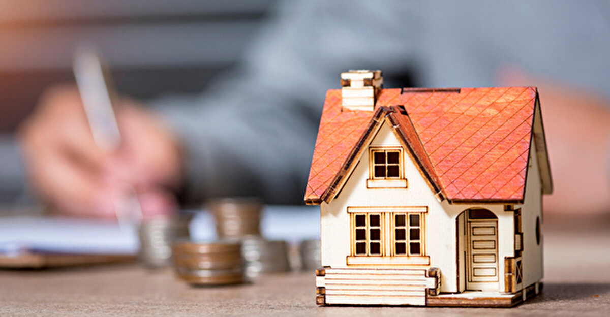 ANADOLU YAKASI ÖNE ÇIKTI<br><br>İlk 10’daki ilçelerin 6’sının Anadolu Yakası’nda bulunması dikkat çekti. Özellikle Pendik, Maltepe, Kartal ve Ümraniye gibi ilçeler, hem ulaşım projeleri hem de yeni konut stokunun etkisiyle yatırımcı ve alıcıların ilgi odağı oldu.