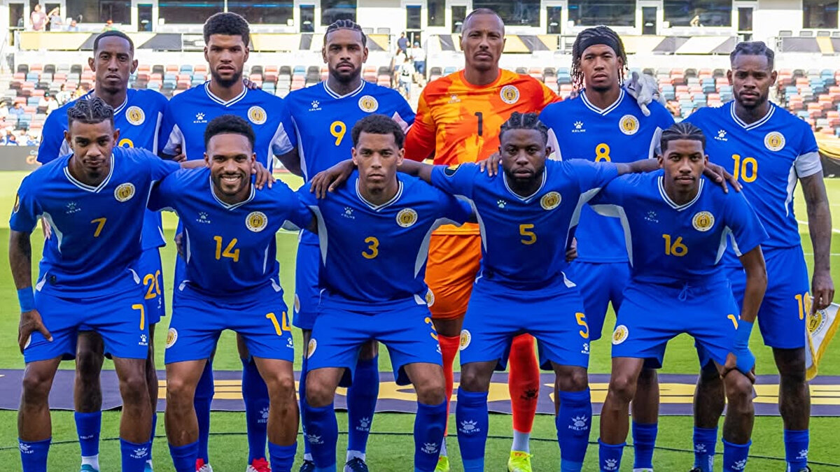 Hollanda Krallığı'na bağlı özerk bölge Curaçao Milli Takımı, 2026 FIFA Dünya Kupası'na katılma hakkı kazanarak futbol tarihinde eşi benzeri görülmemiş bir başarıya imza attı. 