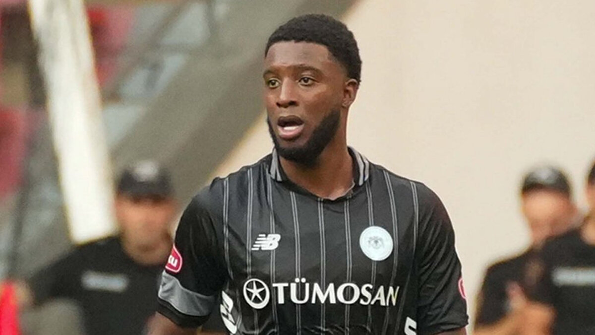 TÜMOSAN KONYASPOR’UN İKİ OYUNCUSU DA TAKIMDA <br><br>Curaçao'nun kadrosunda, TÜMOSAN Konyasporlu Riechedly Bazoer ve Bandırmasporlu Leandro Bacuna bulunuyor.