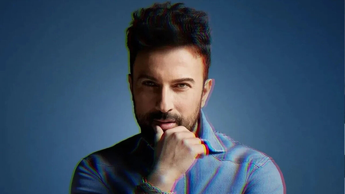 Megastar Tarkan, 2026 konser programını duyurdu. Ünlü sanatçı, İstanbul Volkswagen Arena’da 16, 17, 20 ve 23 Ocak tarihlerinde sahne alacak. Ancak Tarkan bilet fiyatları ve satış tarihlerine ilişkin resmi açıklama henüz yapılmadı.