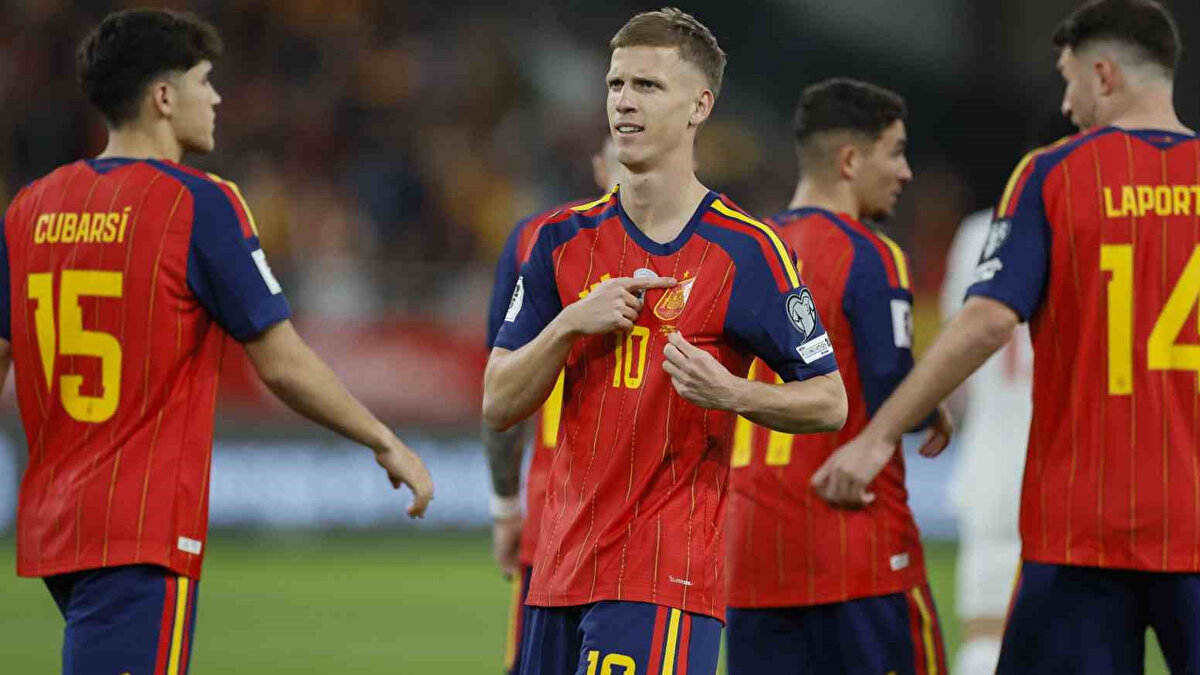 İSPANYOL BASINI ŞAŞKIN<br><br>Karşılaşma öncesinde rekorlar kırarak Dünya Kupası’na gitmeyi hayal eden İspanyol basını, Türkiye hakkında çarpıcı ifadeler kullandı. <br>İşte İspanyol gazetelerinin karşılaşma için attıkları manşetler… <br>