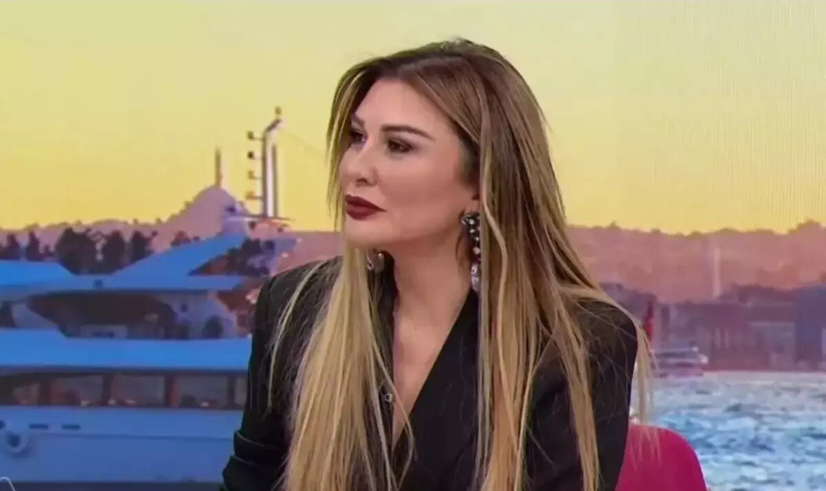 Evlilikleri ve özel hayatı<br><br>Selen Görgüzel, 18 yaşındayken iş insanı Yılmaz Bektaş ile evlendi. Bu evlilikten İlknaz adında bir kızı dünyaya geldi. Çift 2003 yılında yollarını ayırdı. 2014 yılında ünlü yönetmen Hamdi Alkan ile Roma’da evlenen Selen Görgüzel, magazin dünyasında sıkça gündeme gelen bir çift olarak tanındı. Evli kaldıkları süreçte hem şarkıcılık kariyerine hem de televizyon projelerine ağırlık veren Görgüzel’in bu evliliği 2022 yılında sona erdi.