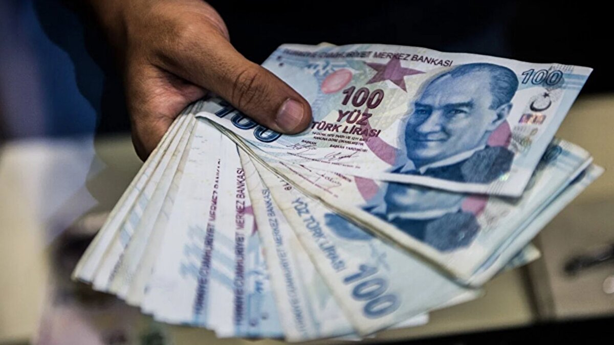 Ekonomist Özgür Erdursun gibi isimler, yalnızca ücret artışı değil; asgari ücretin toplumdaki yayılım oranı ve çalışanların alım gücü açısından değerlendirilmesi gerektiğini vurguluyor. Sözcü’de yer alan analizlerde, milyonlarca asgari ücretlinin future beklentileriyle uzmanların tahminleri arasındaki uyum dikkat çekiyor. Merkez Bankası’nın 2026 yılı için açıkladığı enflasyon ara hedefinin yüzde 16, tahmin aralığının ise yüzde 13–19 olması; zam oranının yüzde 20–30 bandında şekillenebileceğine işaret ediyor.