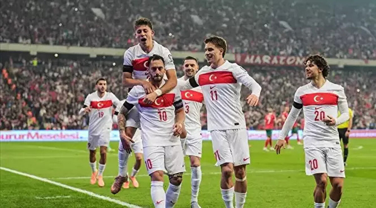 Torbalar ve Türkiye'nin muhtemel rakipleri<br><br>Kura çekimine katılan 16 takım, Kasım ayı FIFA sıralamasına göre torbalara yerleştirildi. Uluslar Ligi’nden gelen dört takım ise 4. torbada bulunuyor.