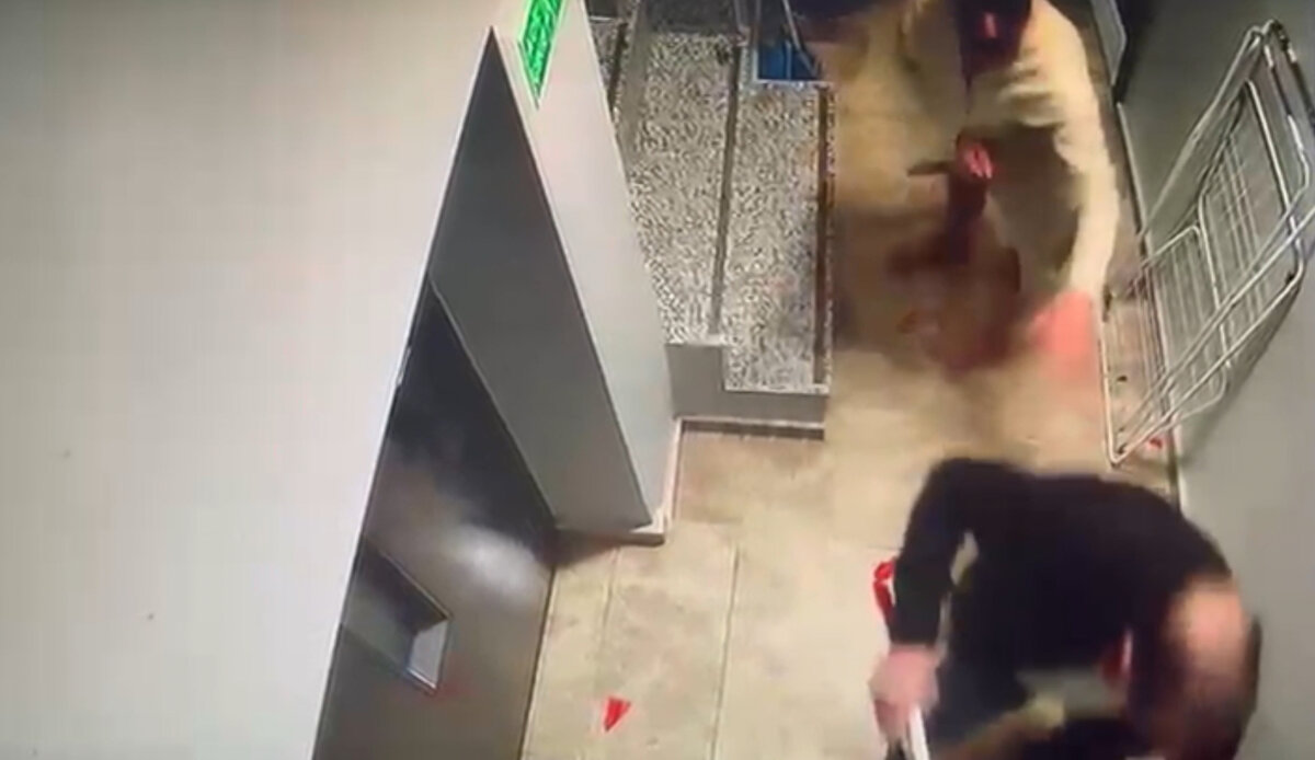 İhbar üzerine olay yerine polis ve sağlık ekipleri sevk edildi. İlk müdahalenin ardından Mehmet U. ve Nimet Ç. hastaneye kaldırıldı; hayati tehlikelerinin olmadığı öğrenildi.