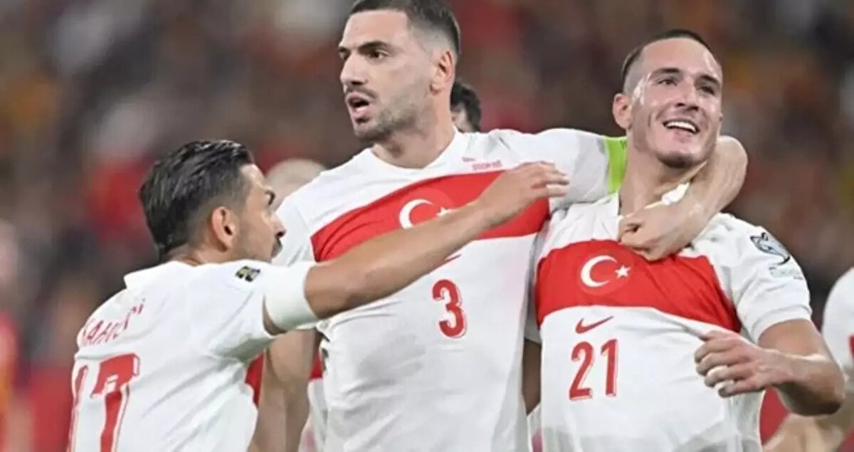 Finaldeki muhtemel rakipler belli oldu<br><br>Türkiye, Romanya engelini geçmesi durumunda finalde Slovakya – Kosova eşleşmesinin galibiyle karşılaşacak. Kura gereği A Milli Takım final mücadelesini deplasmanda oynayacak.