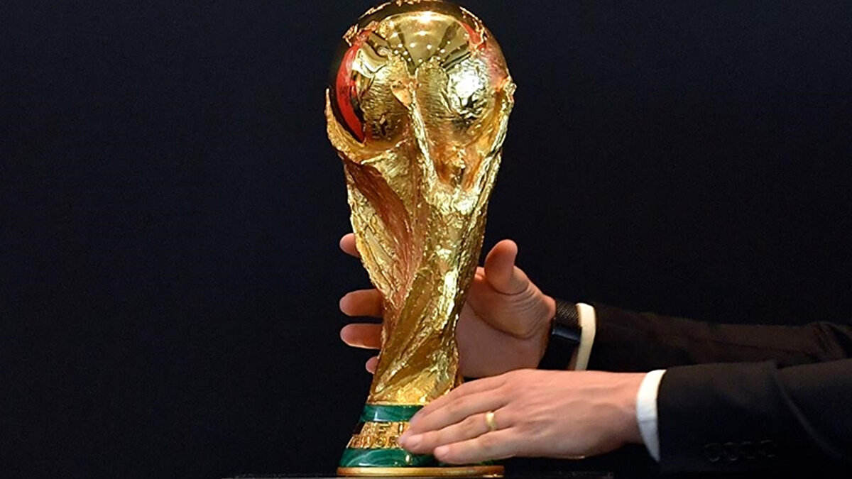 Kasım ayında sona erecek Avrupa elemelerinde, gruplarını lider tamamlayan 12 takım doğrudan Dünya Kupası'na katılım hakkı elde edecek.