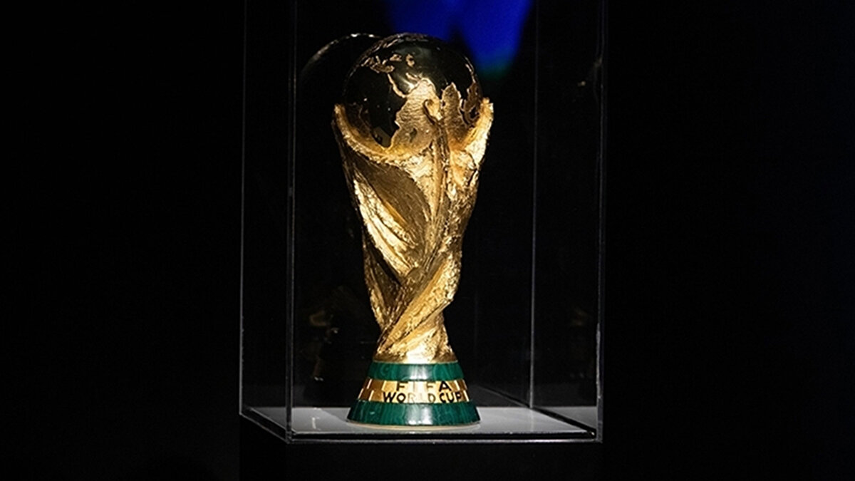 2026 DÜNYA KUPASI'NA NASIL GİDİLİR?<br><br>ABD, Meksika ve Kanada'nın ev sahipliğinde düzenlenecek ve 48 takımın mücadele edeceği 2026 Dünya Kupası'na, eleme maçları sonucunda Avrupa'dan 16 takım katılım hakkı kazanacak.