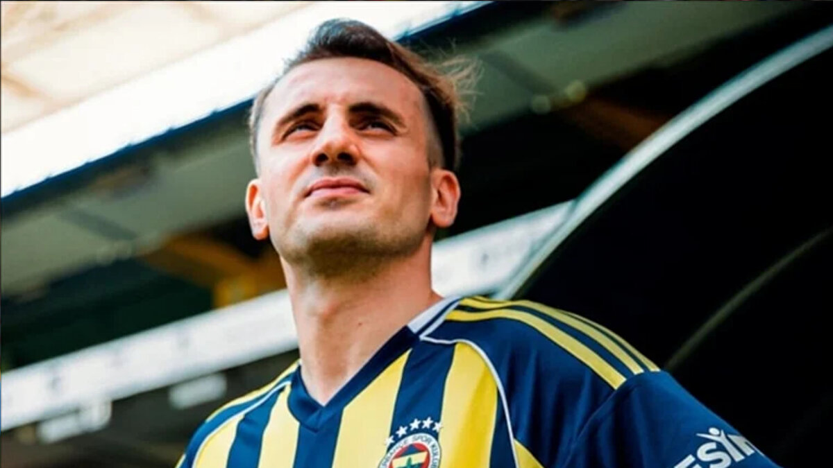 MİLLİ FUTBOLCU ŞİKAYET EDİLDİ<br><br>Sabah'ta yer alan habere göre, Hollywood'un en önemli şirketleri arasında yer alan Warner Bros, Kerem Aktürkoğlu'nun 'Harry Potter' evrenine ait görsel ve işitsel unsurları izinsiz kullandığı gerekçesiyle Istanbul Fikri ve Sınai Haklar Hukuk Mahkemesi'ne başvurdu. 