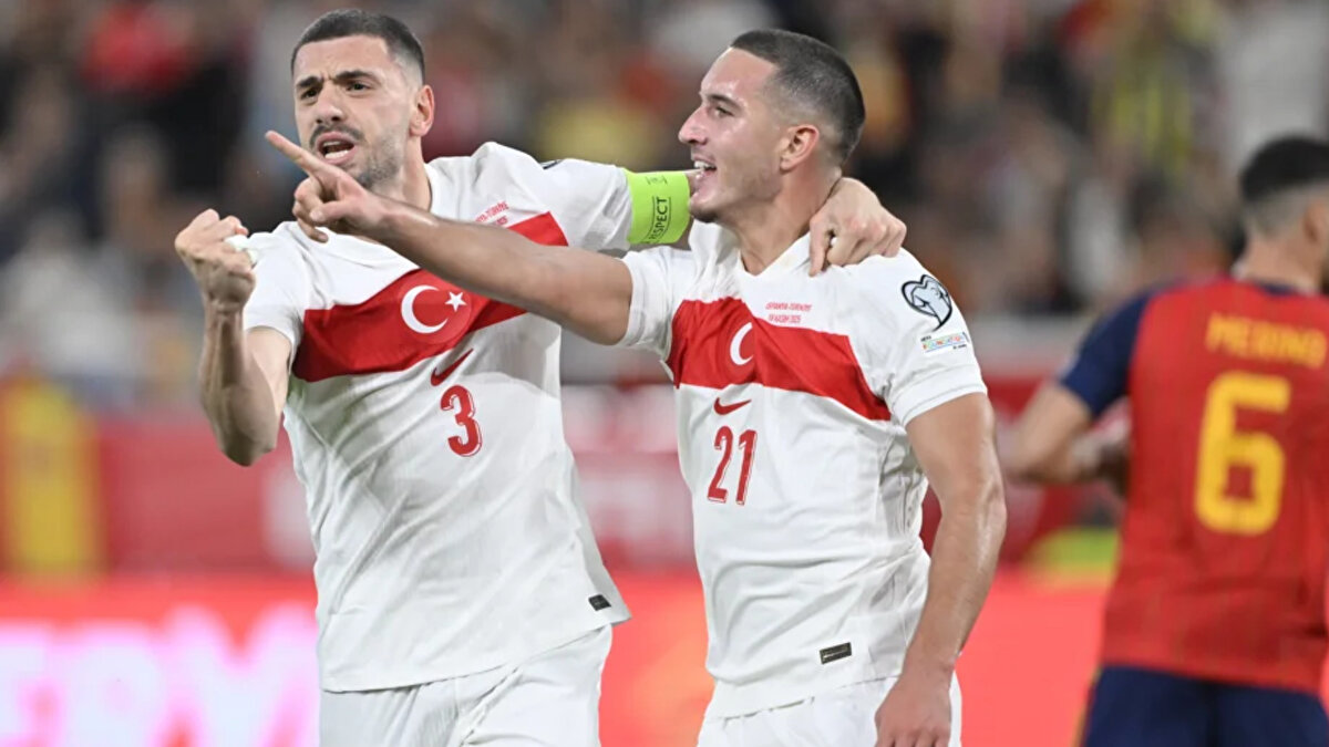 27. HAFTA ERTELENİYOR<br><br>Türkiye Gazetesi'nde yer alan haberde TFF'nin önümüzdeki günlerde kulüplerle görüşerek Süper Lig'in 27. haftasını erteleme kararı alacağı iddia edildi. 27. haftanın daha sonra uygun bir günde oynatılması planlanıyor.