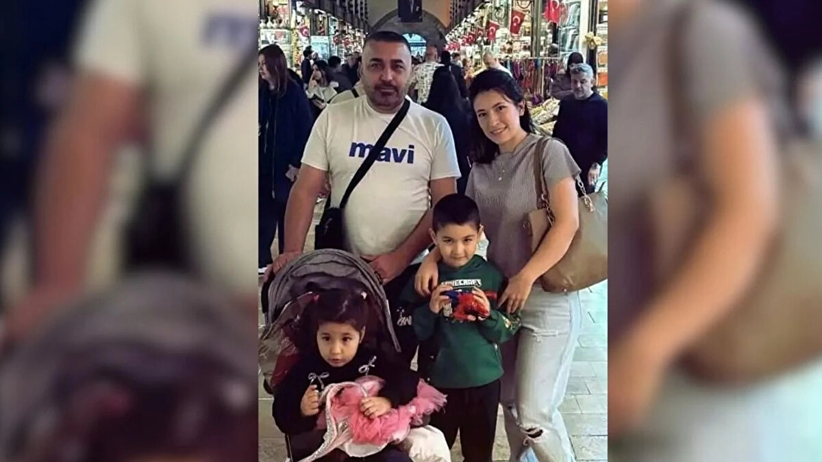 İfadeleri ortaya çıkan ilaçlama çalışanı Doğancan Caferoğlu, yaklaşık 2–3 aydır şirkette çalıştığını söyledi. Daha önce aynı otele Ağustos ayında ilaçlama yaptığını belirtti.<br><br>Caferoğlu, 11 Kasım’da otele giderek 101 numaralı odada ilaçlama yaptığını, Alfasc ve Cypermetrin’i suyla karıştırarak püskürttüğünü ifade etti. Ayrıca odanın çeşitli bölgelerine jel formdaki Filit isimli ilacı bıraktığını söyledi. İlacın uygulanması sırasında tuvalet kapısı ve havalandırmayı bantla kapattığını, çıkarken oda kapısını da bantladığını belirtti. Sertifikası olmadığını, kendisine eğitim veren eski bir çalışanın “sertifikaya gerek yok” dediğini aktardı. Olaydaki sorumluluğunu reddetti.