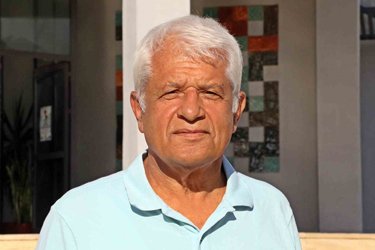 Kirlilikte artış ve bilimsel gözlemler<br>Dalış ekibinin görüntüleri, denize karışan gri tortunun kayaların ve kumun üstünü kapladığını ortaya koydu. Gökoğlu, asfalt üzerindeki tüm atıkların yağmurla birlikte denize sürüklendiğini, Konyaaltı’nda akış noktalarının çevresinde kirlenmenin daha yoğun gözlendiğini söyledi.